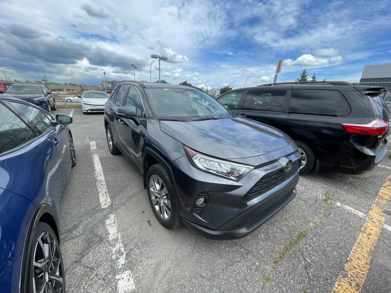 2021 Toyota RAV4 XLE PREMIUM
