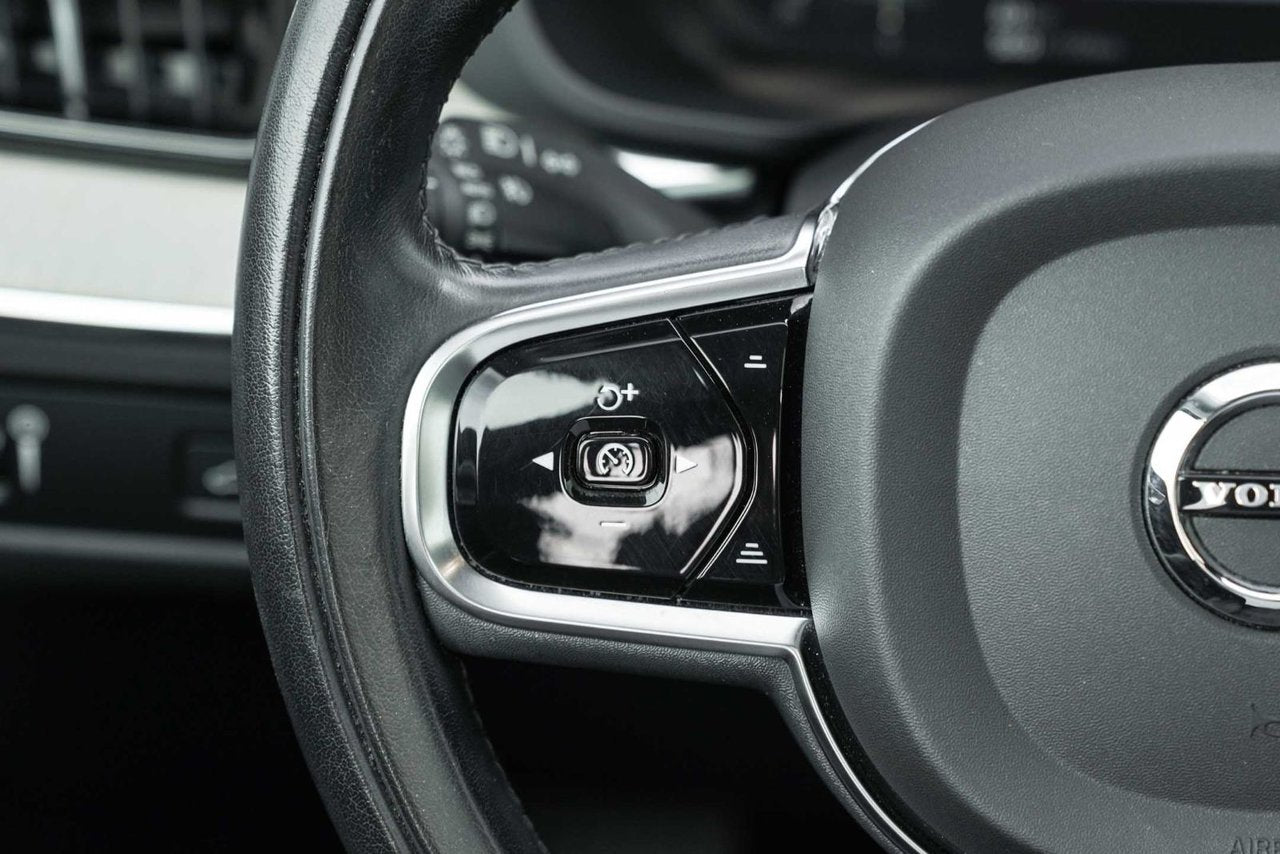 2022 Volvo XC60 INSCRIPTION/AWD/BOWER & WILKINS/ TOIT PANO/KEYLESS