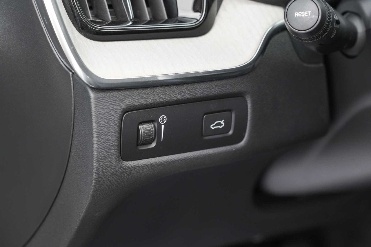 2022 Volvo XC60 INSCRIPTION/AWD/BOWER & WILKINS/ TOIT PANO/KEYLESS