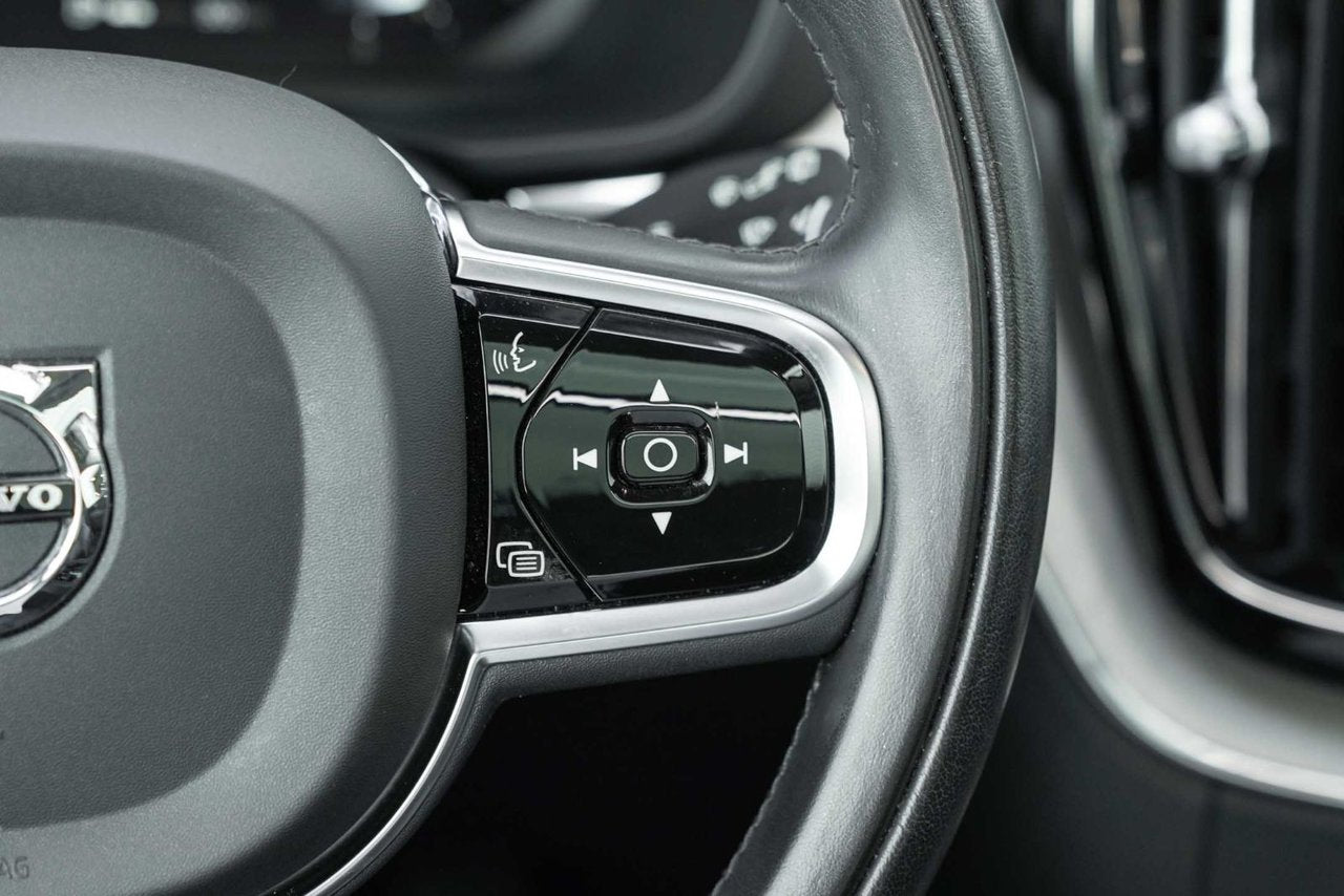 2022 Volvo XC60 INSCRIPTION/AWD/BOWER & WILKINS/ TOIT PANO/KEYLESS