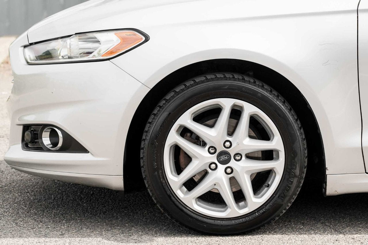 2014 Ford Fusion SE **SIEGES EN CUIR**BAS KM**LOW KM**