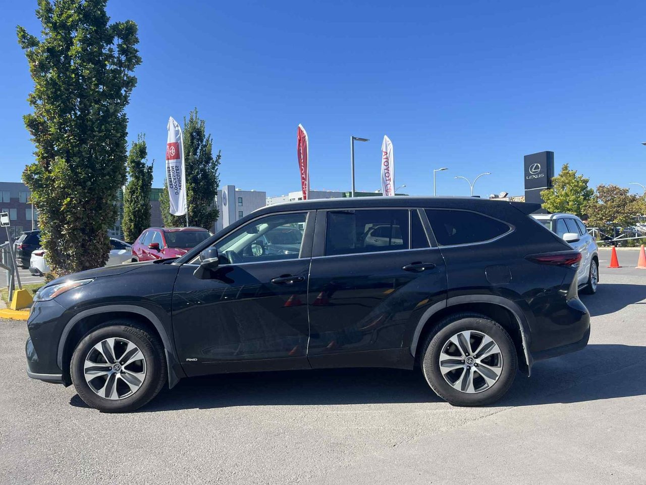 2024 Toyota Highlander Hybrid XLE