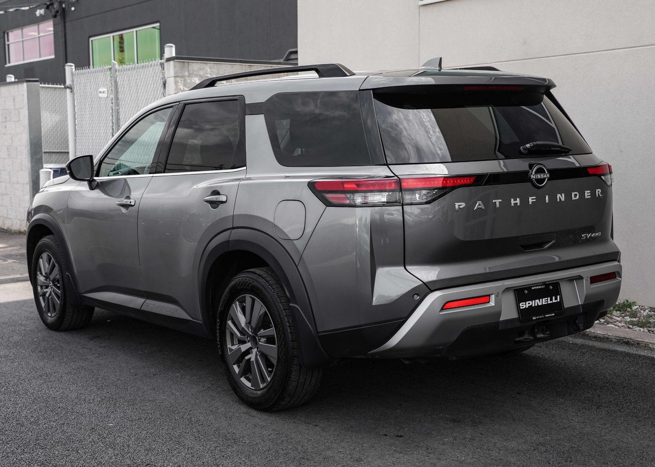 2022 Nissan Pathfinder SV