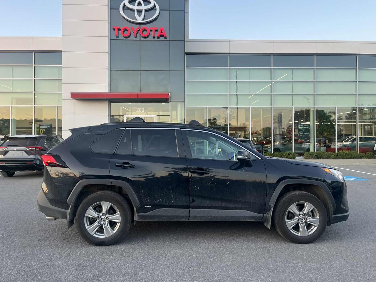 2023 Toyota RAV4 Hybrid XLE