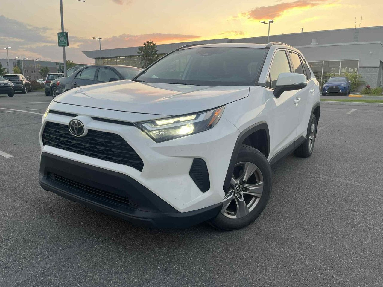 2022 Toyota RAV4 XLE AWD