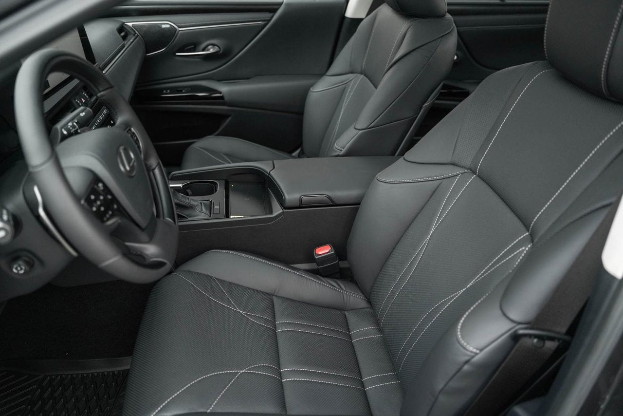 2025 Lexus ES Ultra Luxury