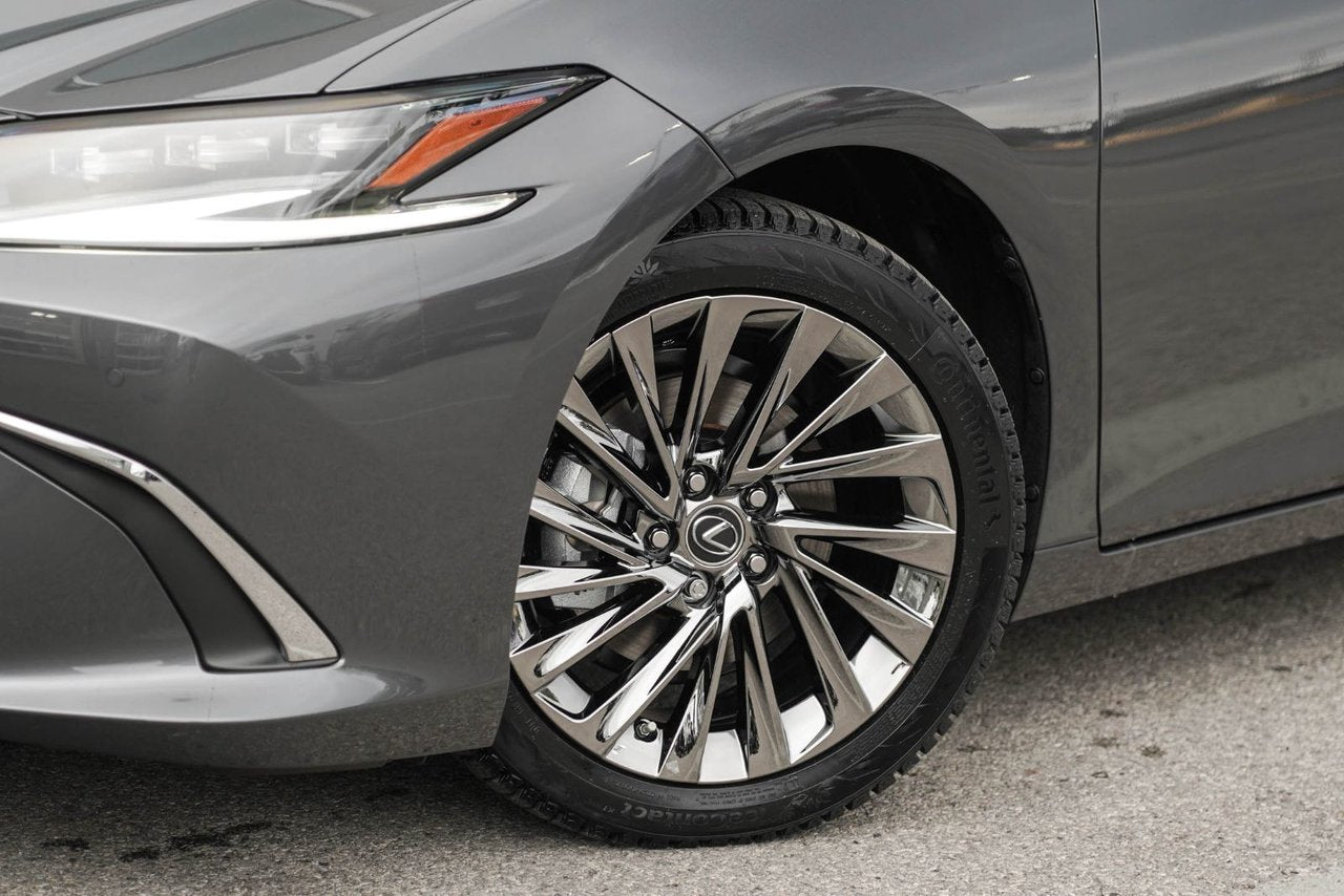 2025 Lexus ES Ultra Luxury