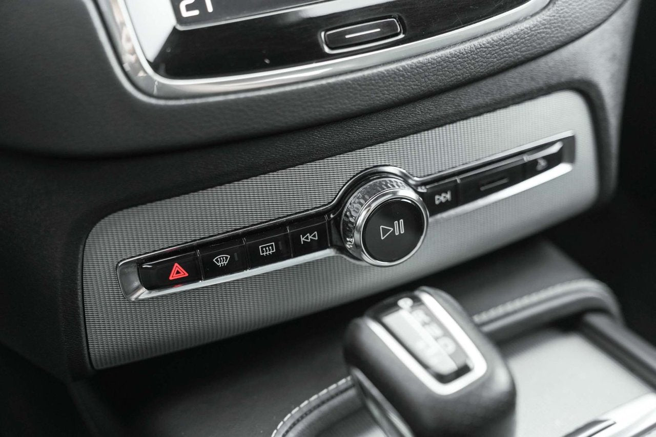 2019 Volvo XC90 R-Design