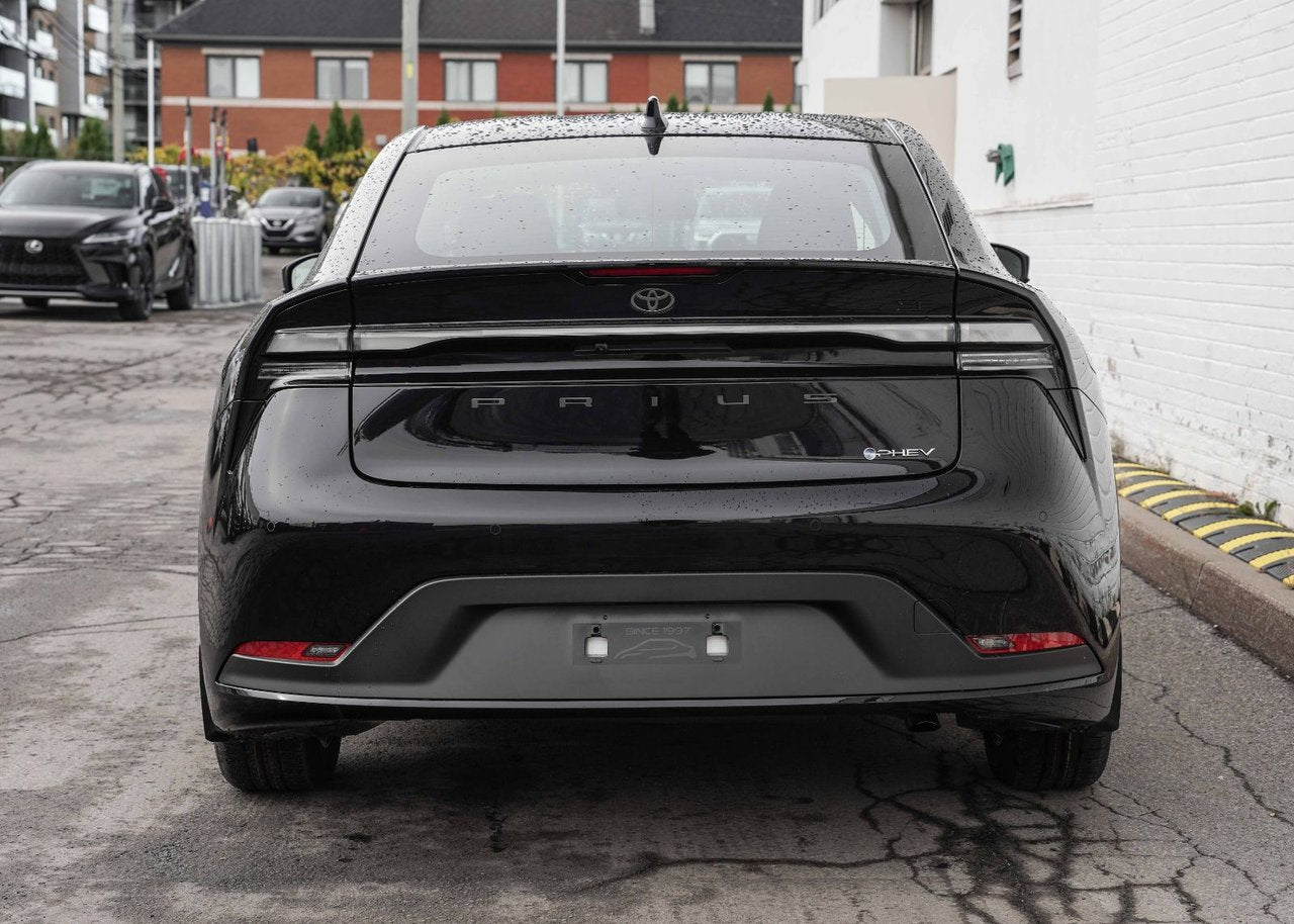 2026 Toyota PRIUS PLUG-IN HYBRID SE