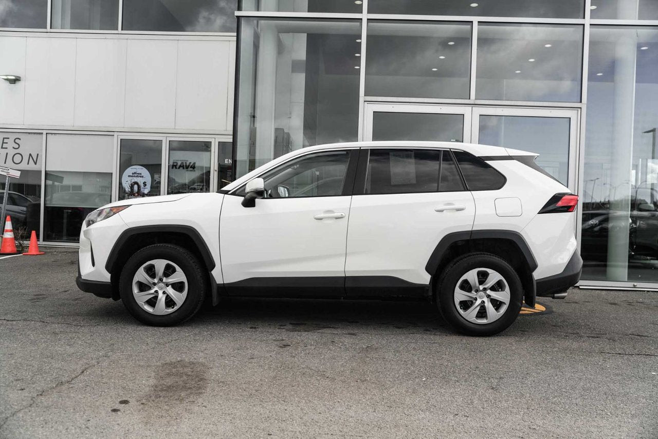 2022 Toyota RAV4 LE AWD