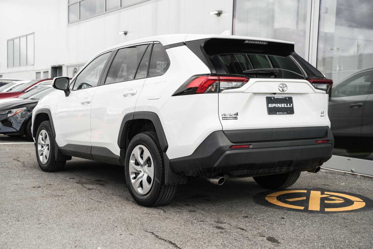 2022 Toyota RAV4 LE AWD