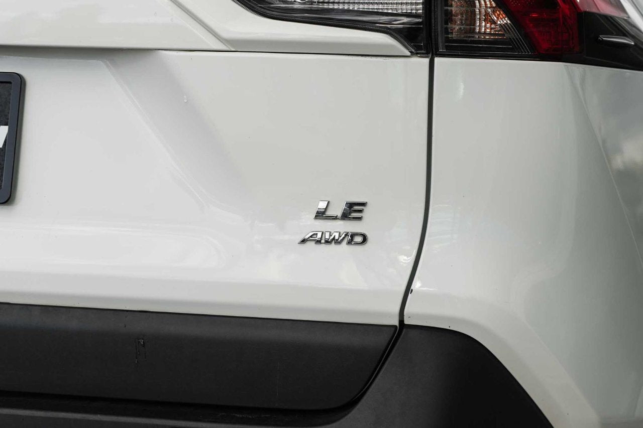 2022 Toyota RAV4 LE AWD