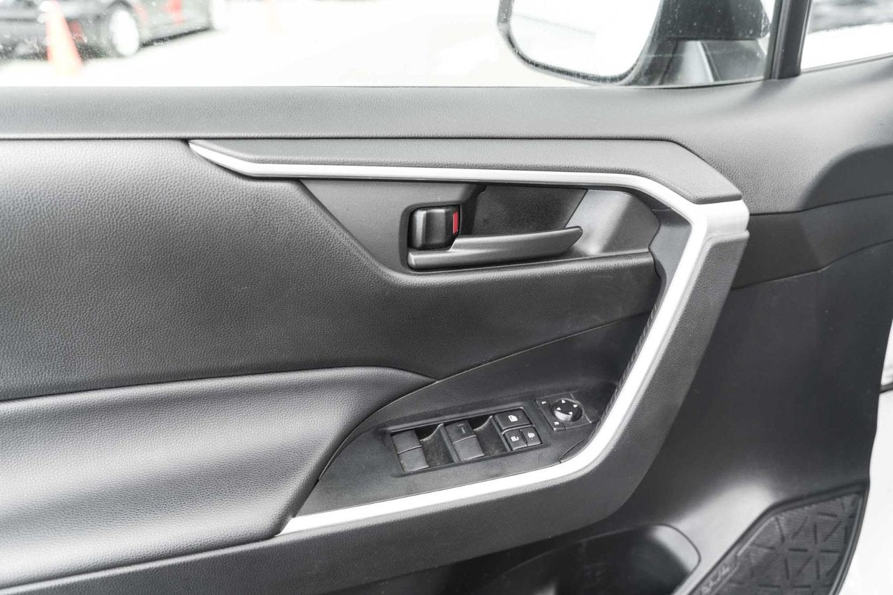 2022 Toyota RAV4 LE AWD
