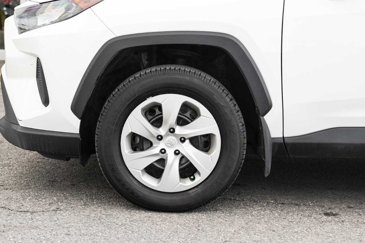 2022 Toyota RAV4 LE AWD