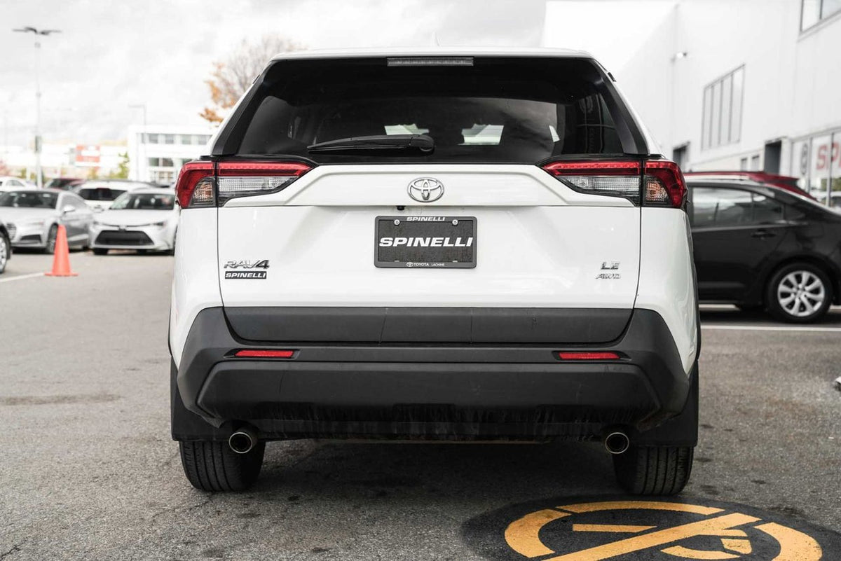 2022 Toyota RAV4 LE AWD