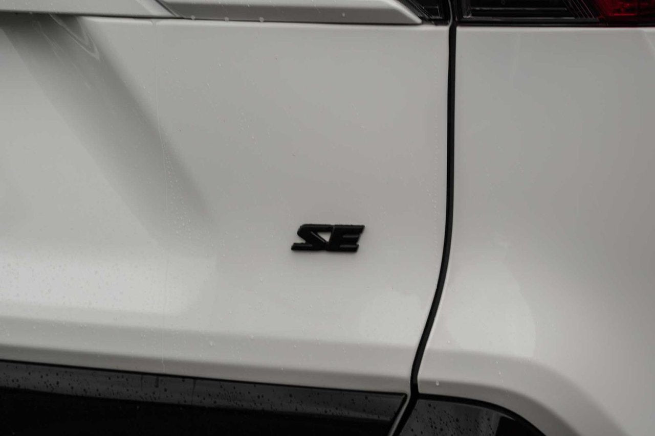 2024 Toyota RAV4 Prime SE