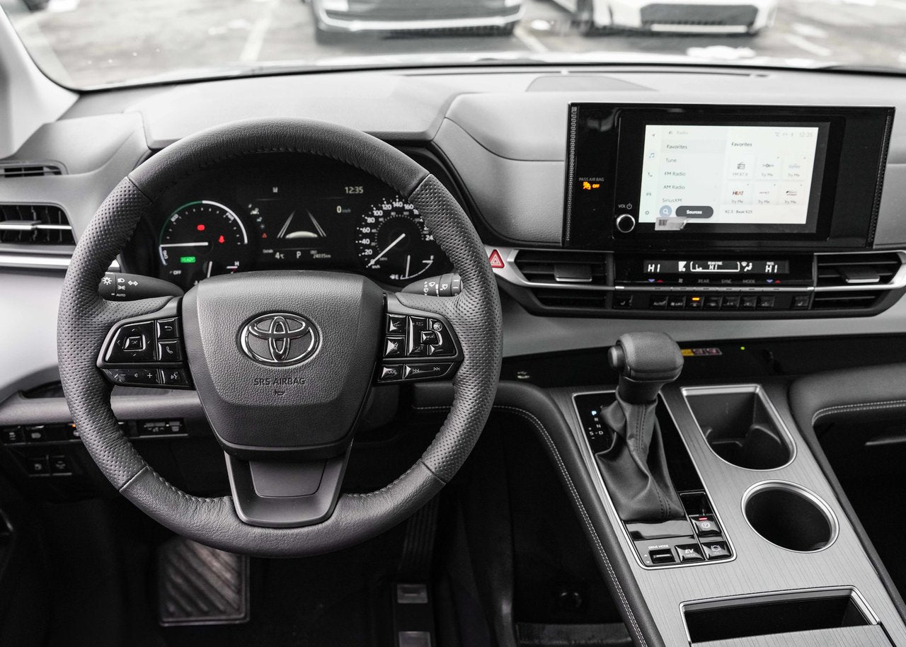 2025 Toyota Sienna LE HYBRIDE Payé 225$ à la semaine, 0 $ comptant