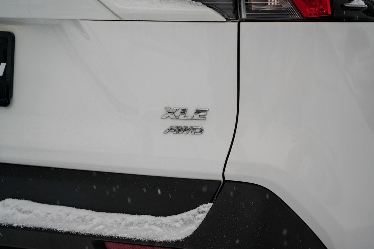2022 Toyota RAV4 XLE