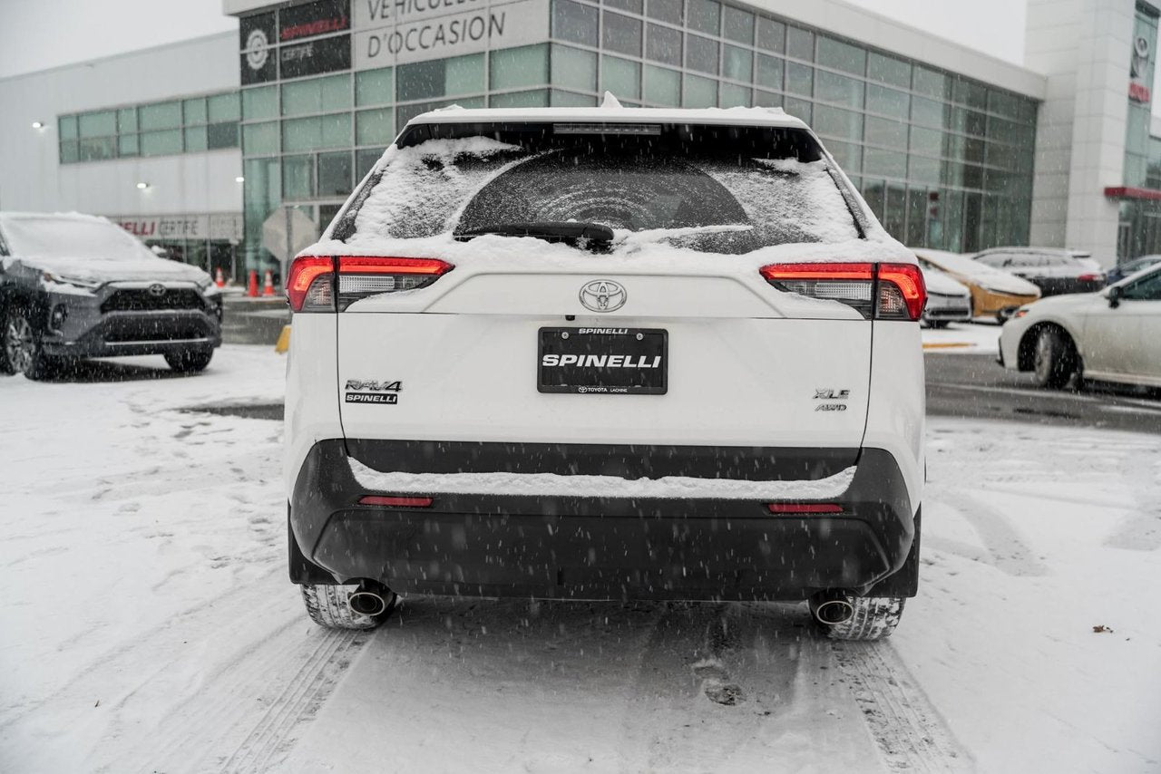 2022 Toyota RAV4 XLE