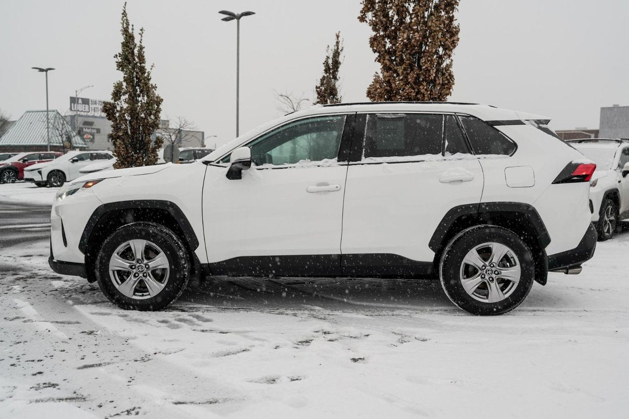 2022 Toyota RAV4 XLE