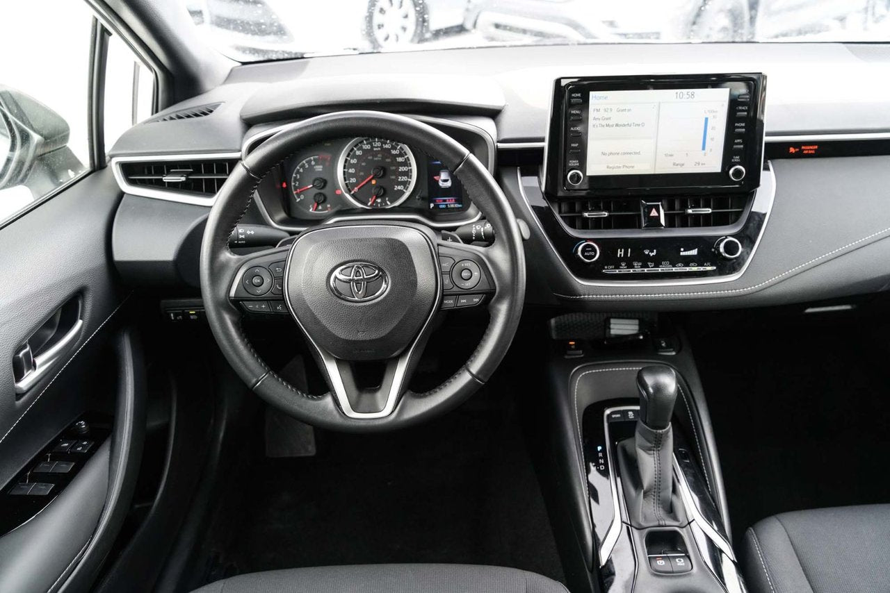 2022 Toyota Corolla Hatchback SE PLUS