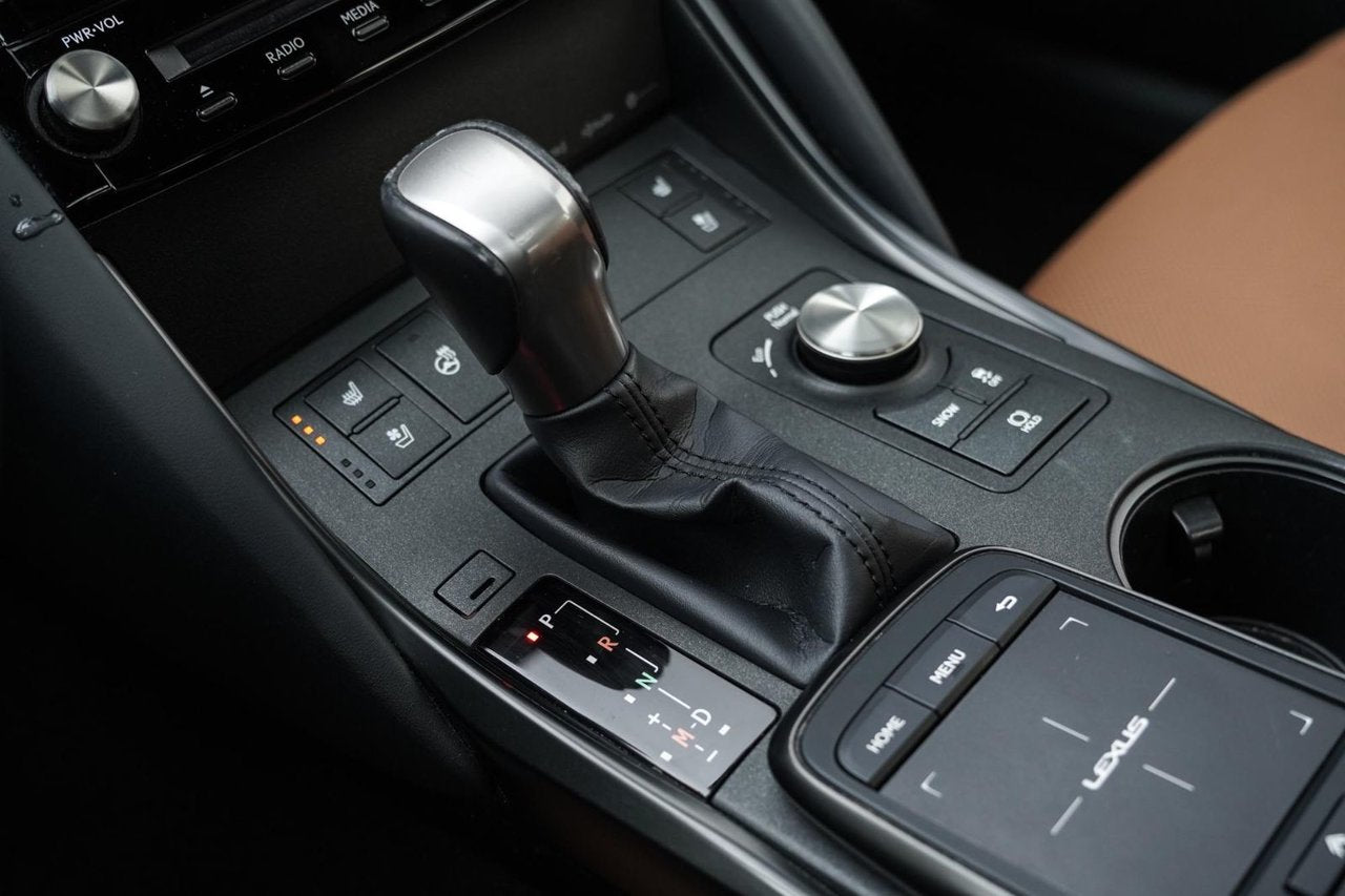 2023 Lexus IS 300 AWD DEMO BAS KM CUIR CARAMEL TOIT CARPLAY