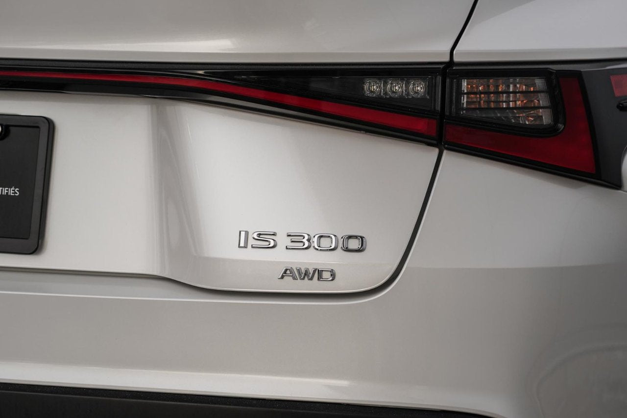2023 Lexus IS 300 AWD DEMO BAS KM CUIR CARAMEL TOIT CARPLAY