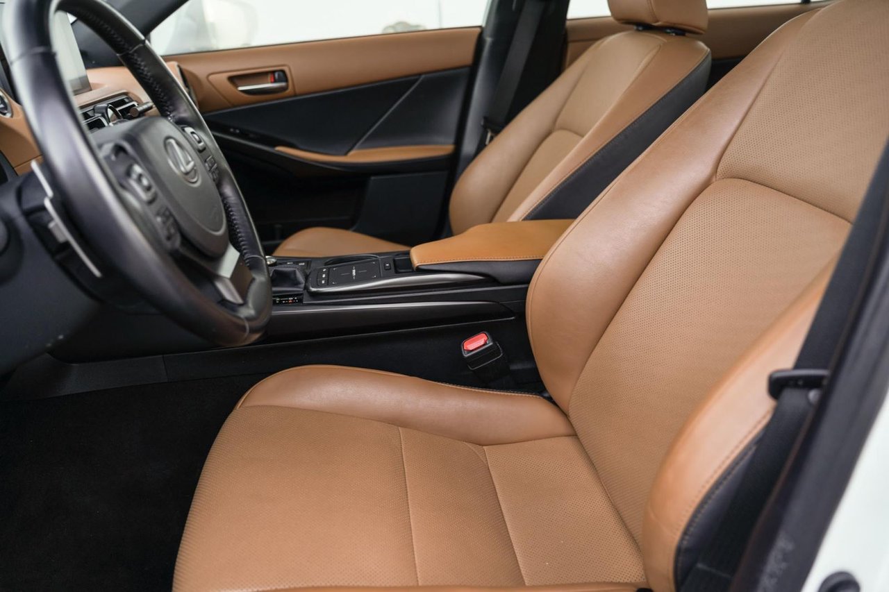 2023 Lexus IS 300 AWD DEMO BAS KM CUIR CARAMEL TOIT CARPLAY