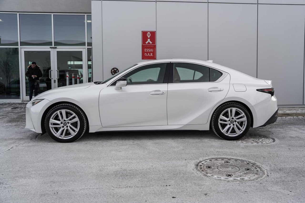 2023 Lexus IS 300 AWD DEMO BAS KM CUIR CARAMEL TOIT CARPLAY