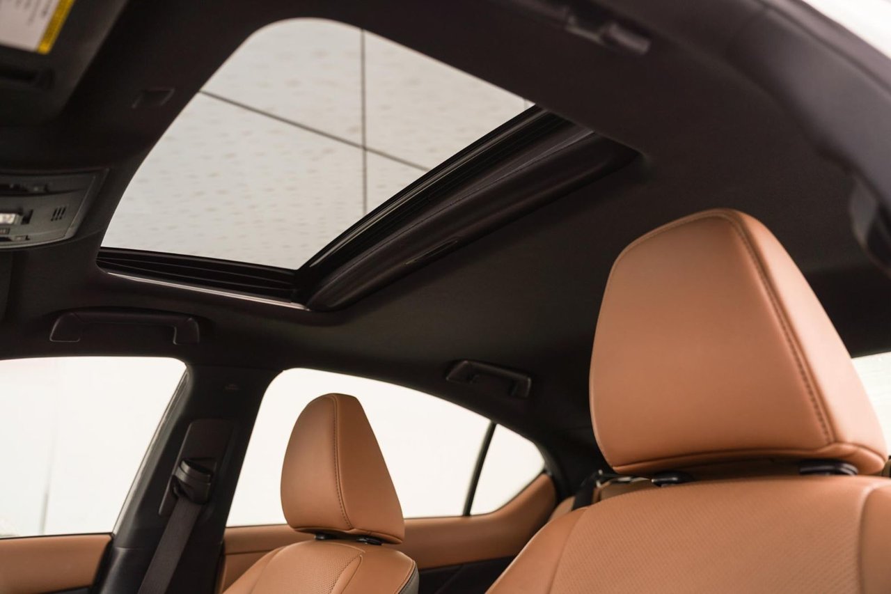 2023 Lexus IS 300 AWD DEMO BAS KM CUIR CARAMEL TOIT CARPLAY