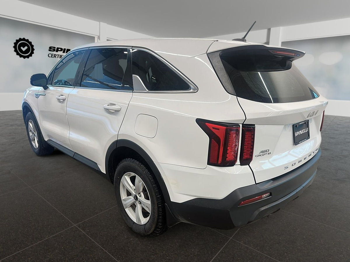 2022 Kia Sorento LX Premium
