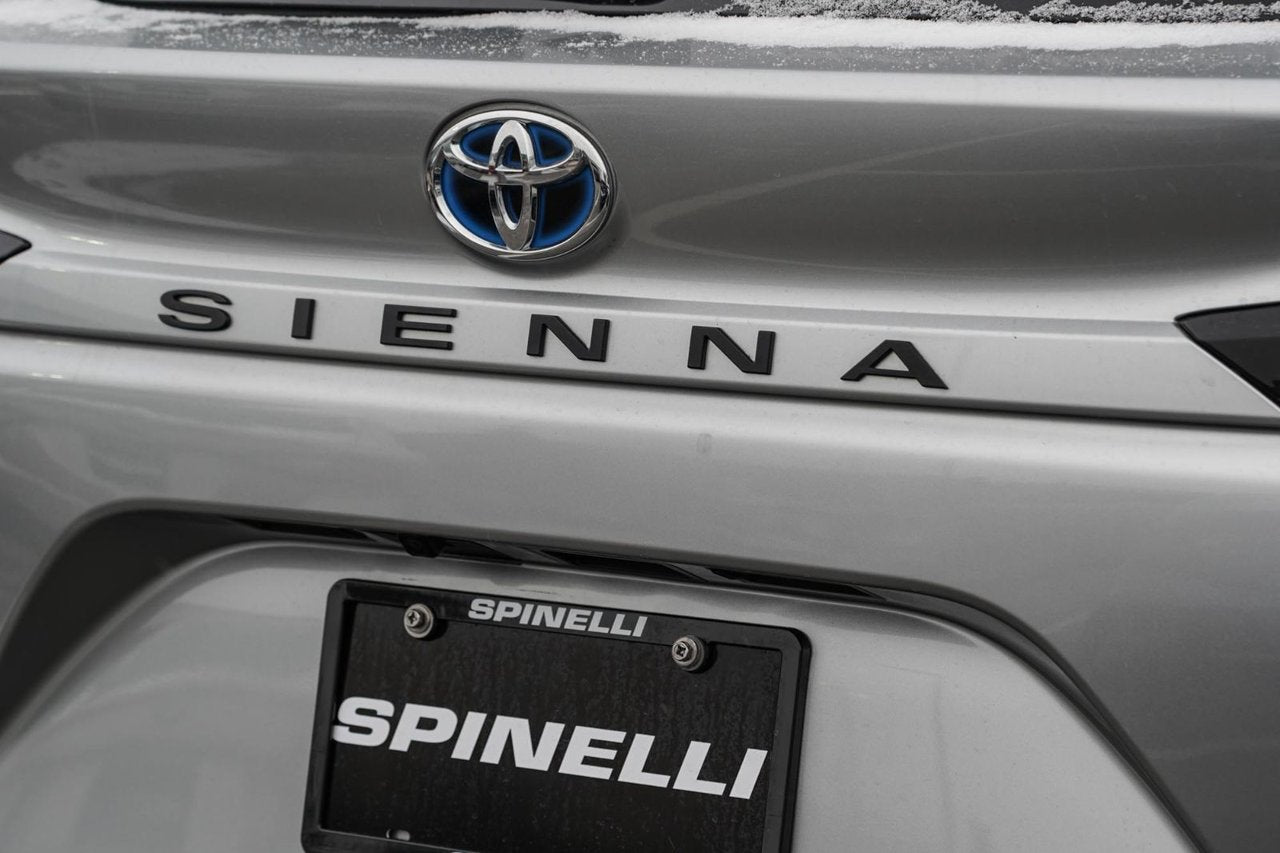 2021 Toyota Sienna LE HYBRID