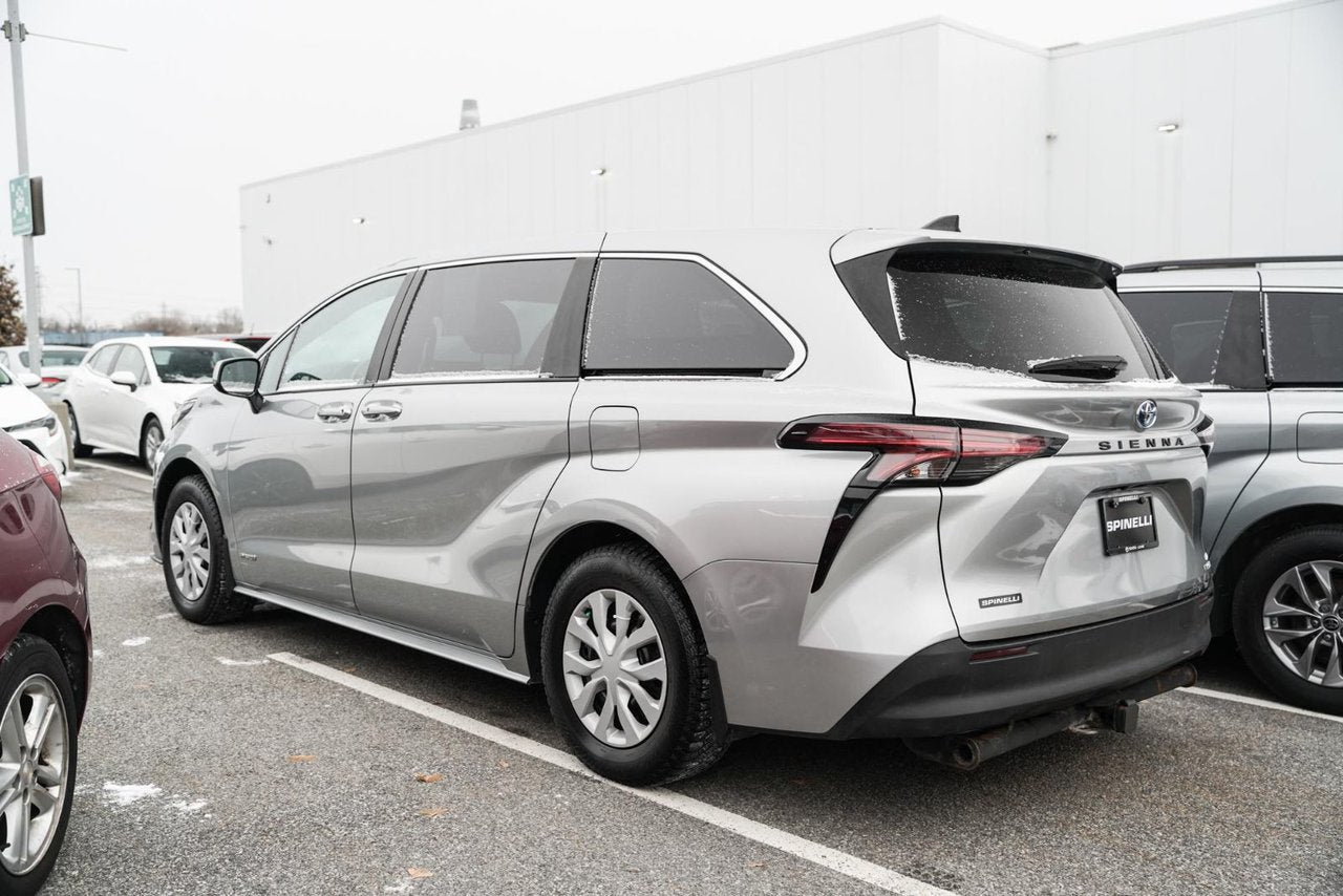 2021 Toyota Sienna LE HYBRID