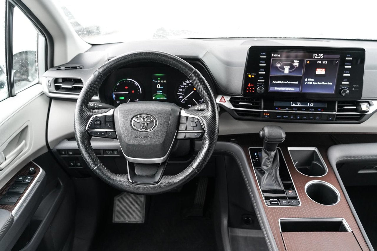 2021 Toyota Sienna LE HYBRID