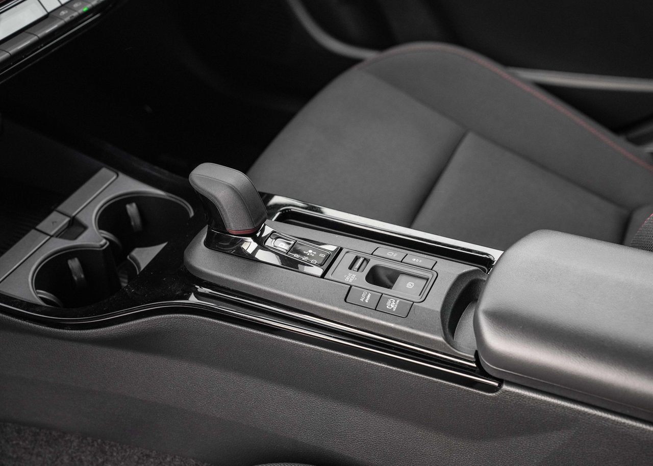 2025 Toyota Prius Plug-In Hybrid SE