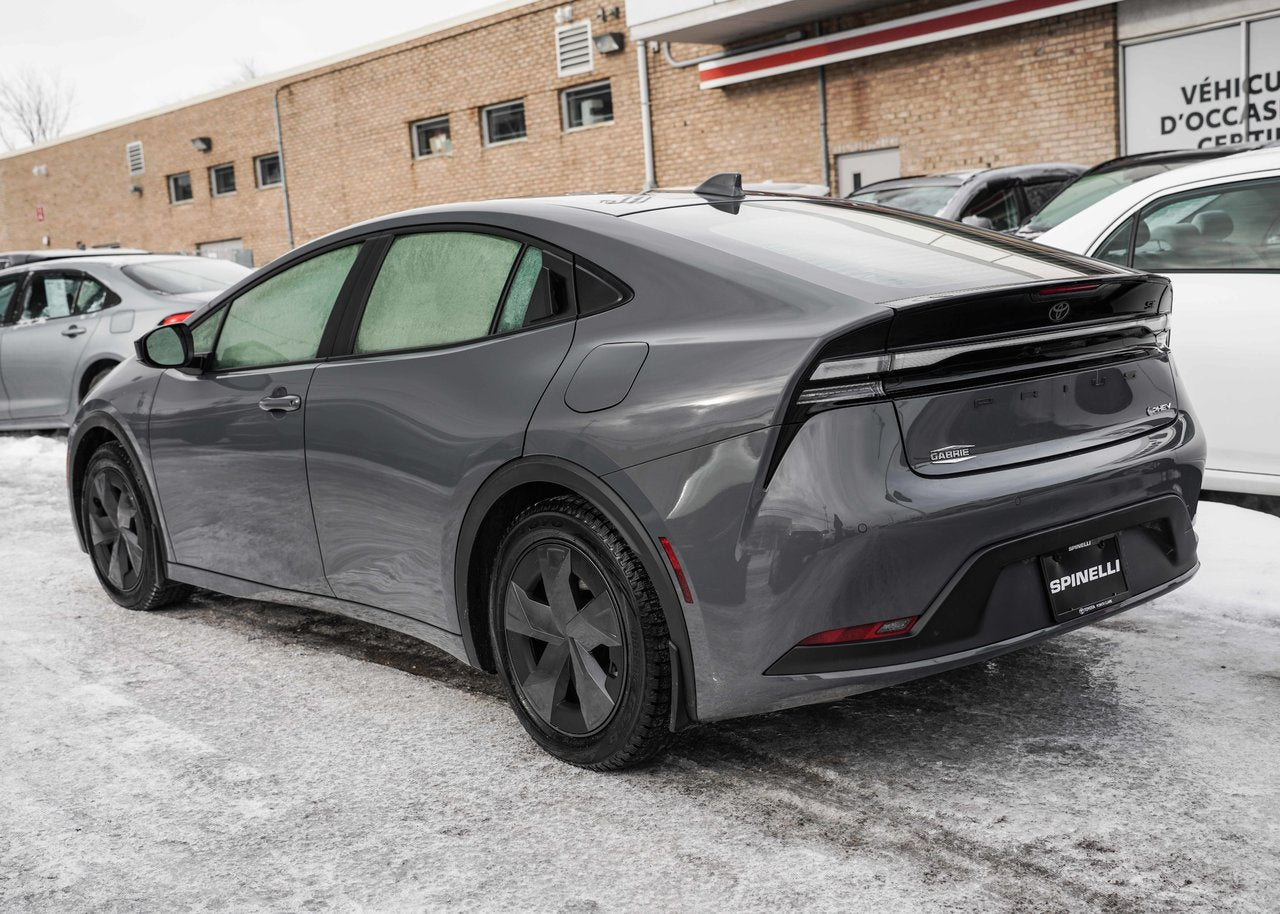 2025 Toyota Prius Plug-In Hybrid SE