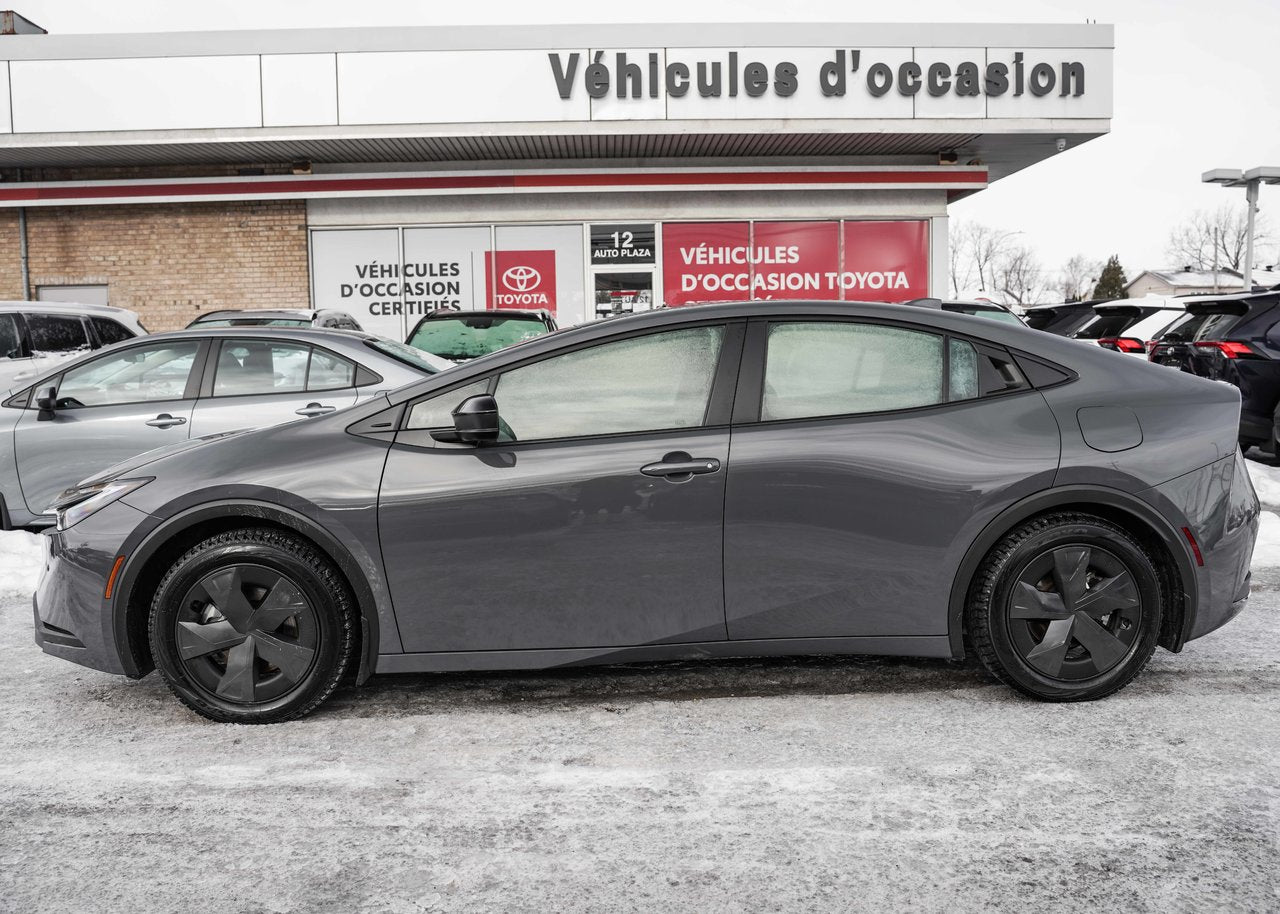 2025 Toyota Prius Plug-In Hybrid SE