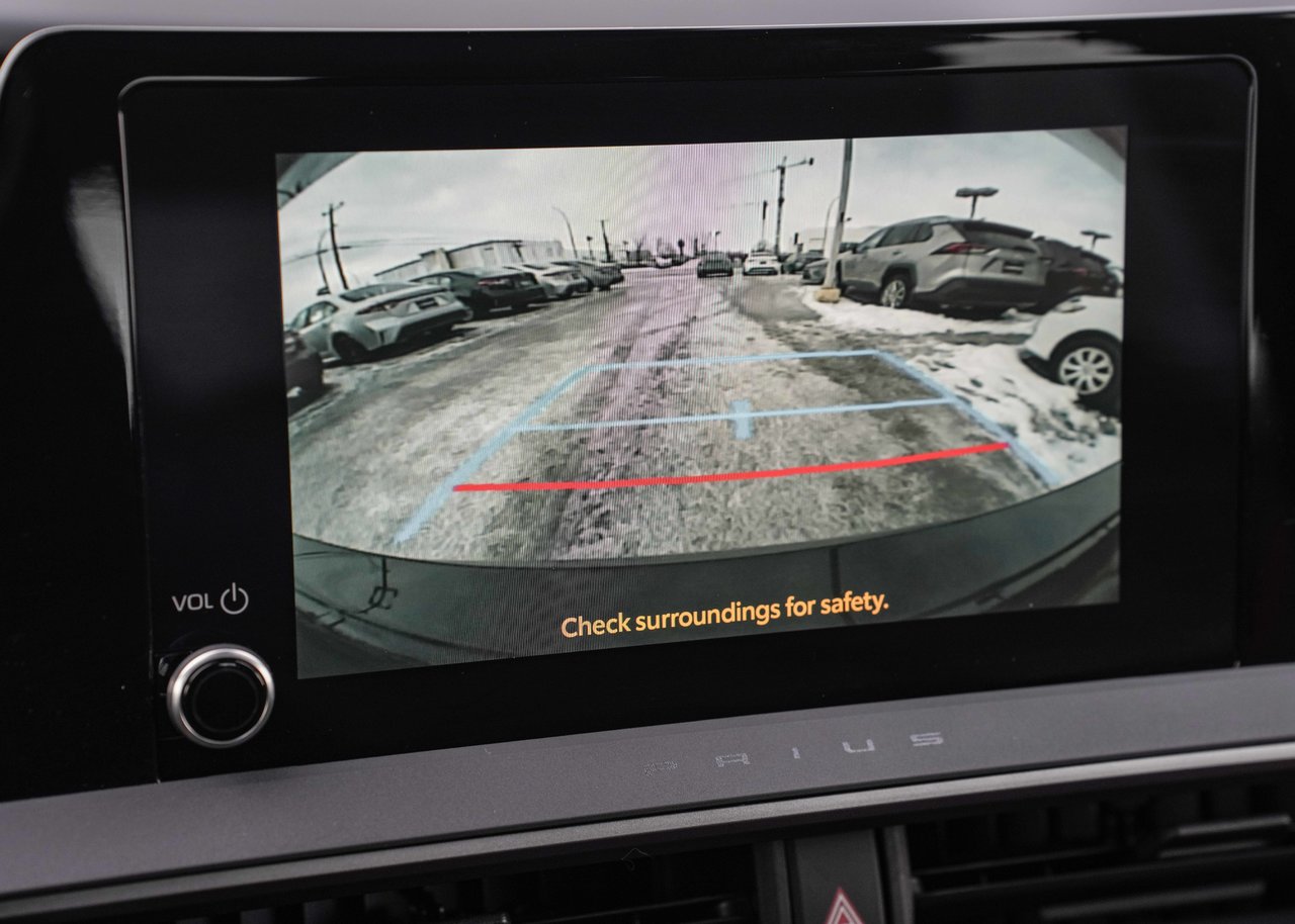 2025 Toyota Prius Plug-In Hybrid SE