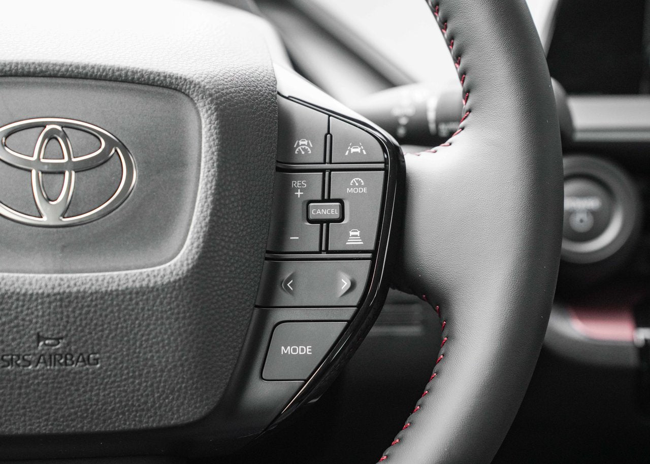 2025 Toyota Prius Plug-In Hybrid SE