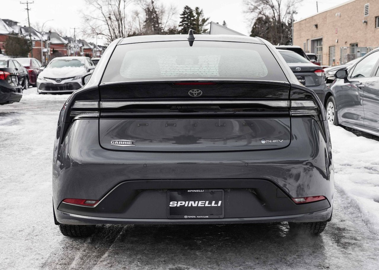 2025 Toyota Prius Plug-In Hybrid SE