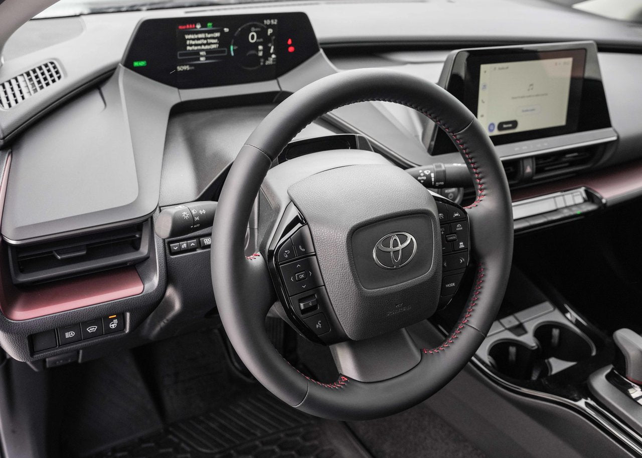 2025 Toyota Prius Plug-In Hybrid SE