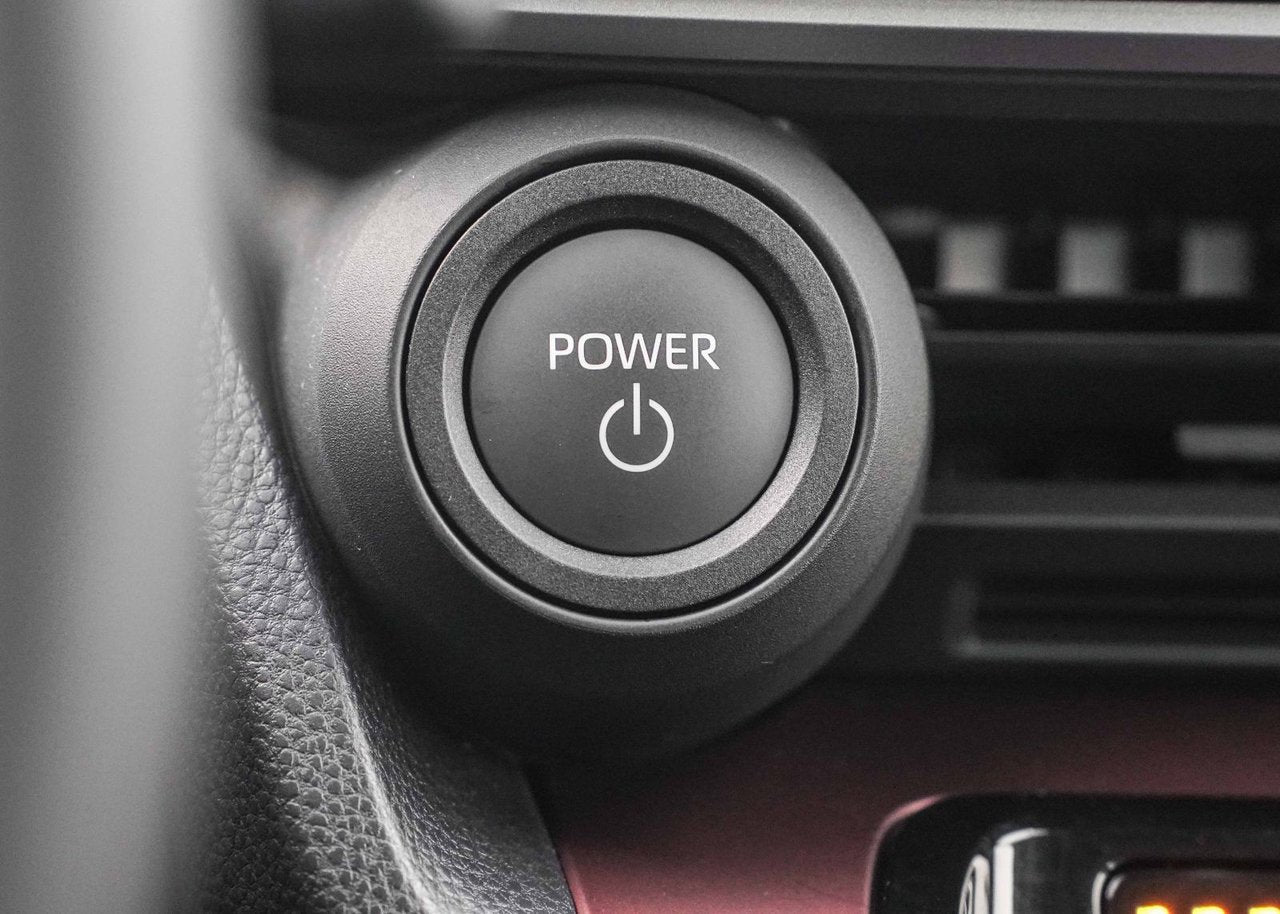 2025 Toyota Prius Plug-In Hybrid SE