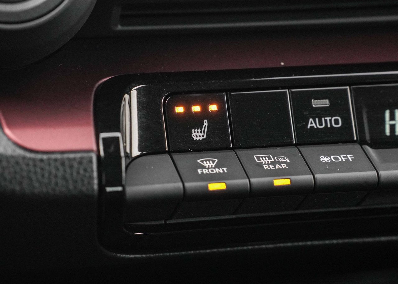 2025 Toyota Prius Plug-In Hybrid SE