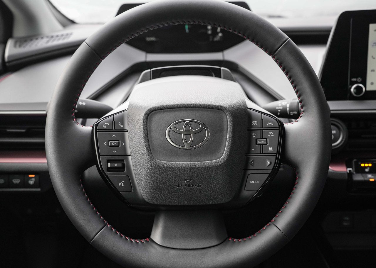 2025 Toyota Prius Plug-In Hybrid SE