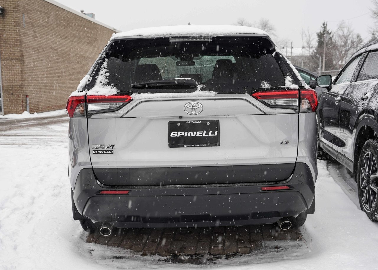 2022 Toyota RAV4 LE