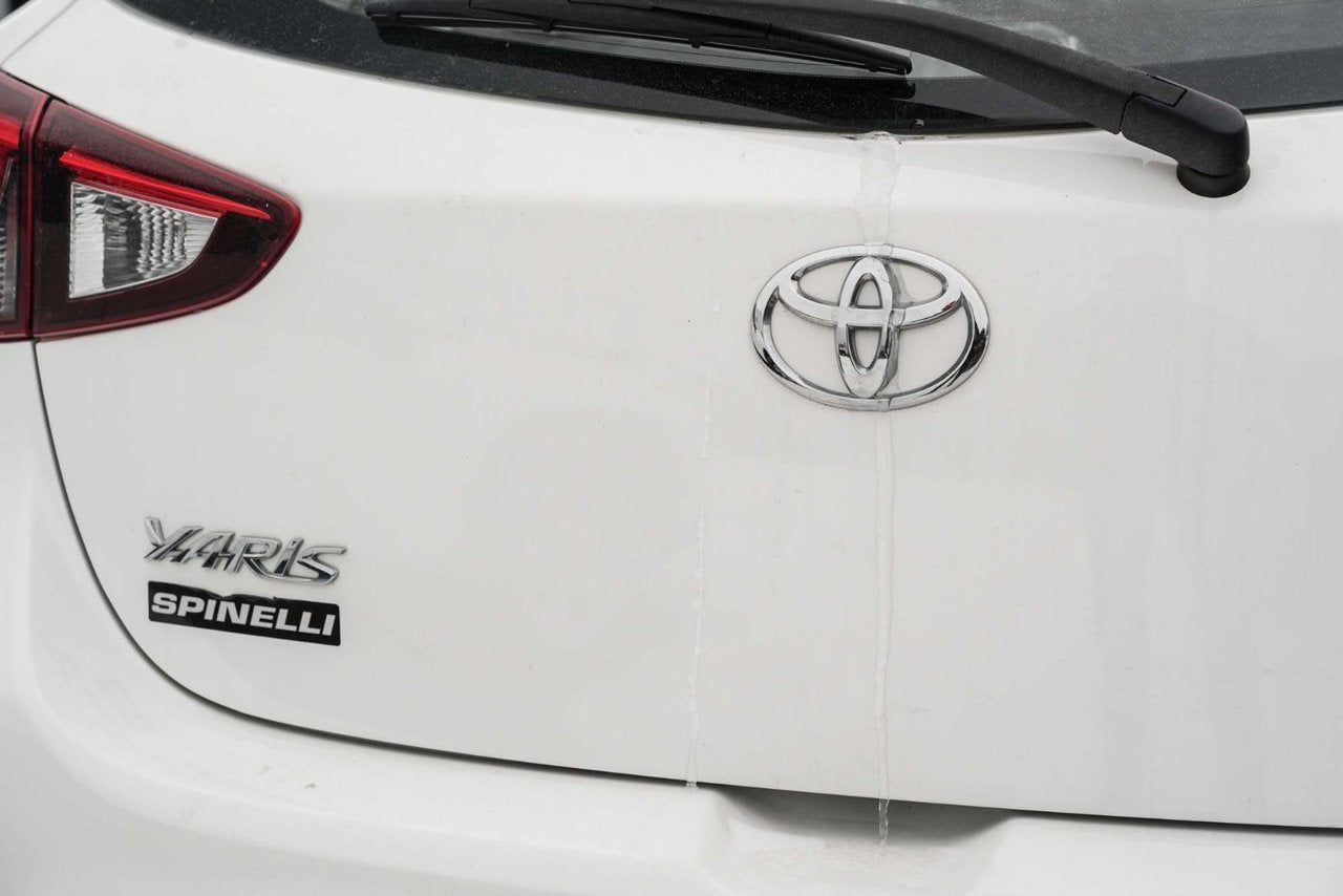 2020 Toyota Yaris Hatchback LE