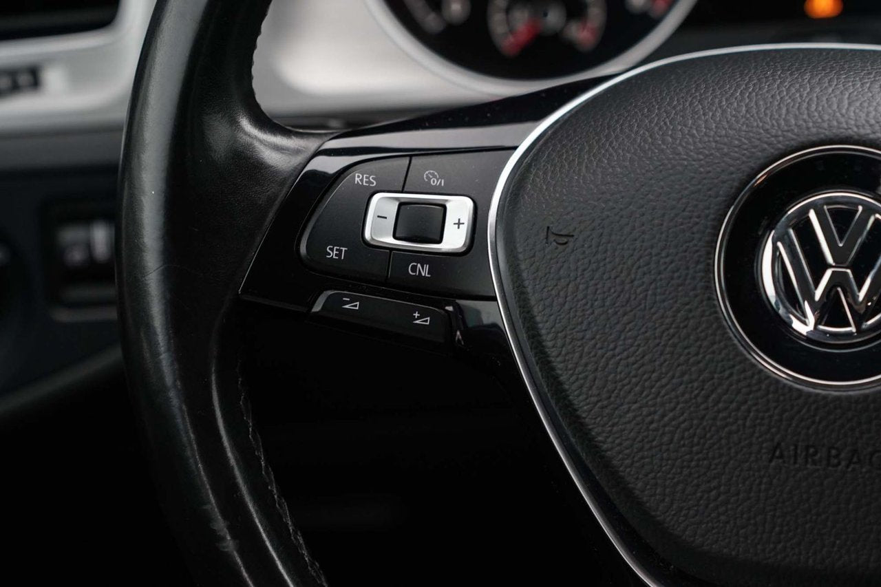 2016 Volkswagen Golf TRENDLINE AUTO; A/C SIEGES CHAUFFANT *GARANTIE*