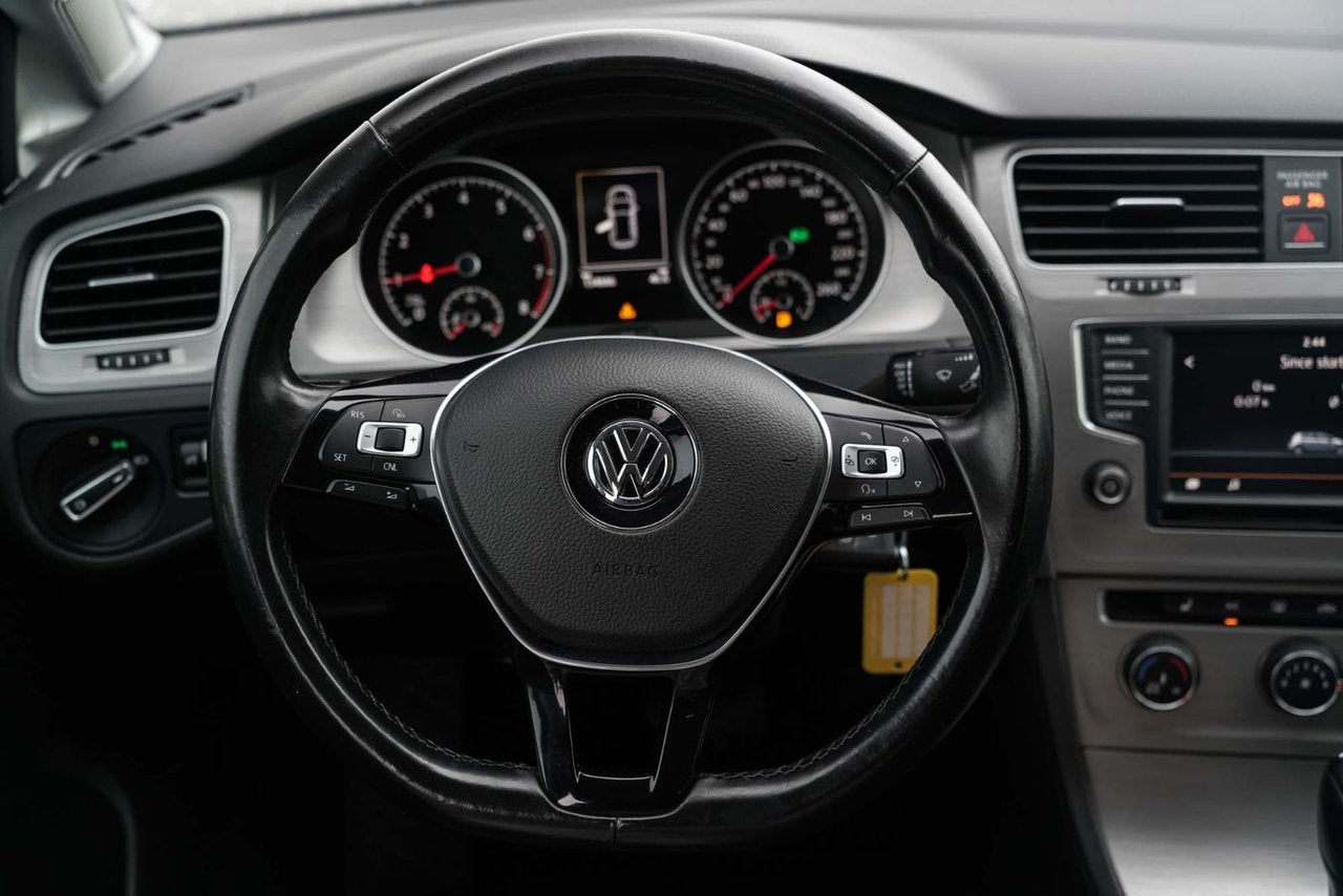 2016 Volkswagen Golf TRENDLINE AUTO; A/C SIEGES CHAUFFANT *GARANTIE*