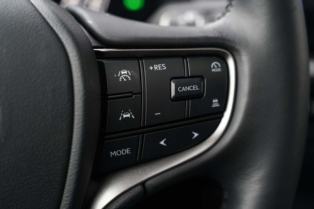 2025 Lexus UX 300h DEMO PREMIUM HYBRIDE BAS KM CUIR TOIT