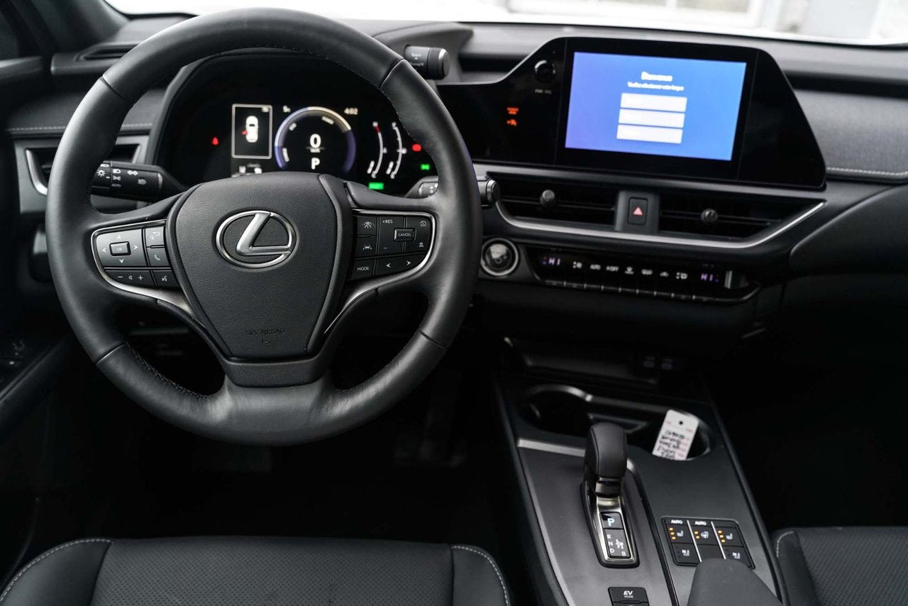 2025 Lexus UX 300h DEMO PREMIUM HYBRIDE BAS KM CUIR TOIT